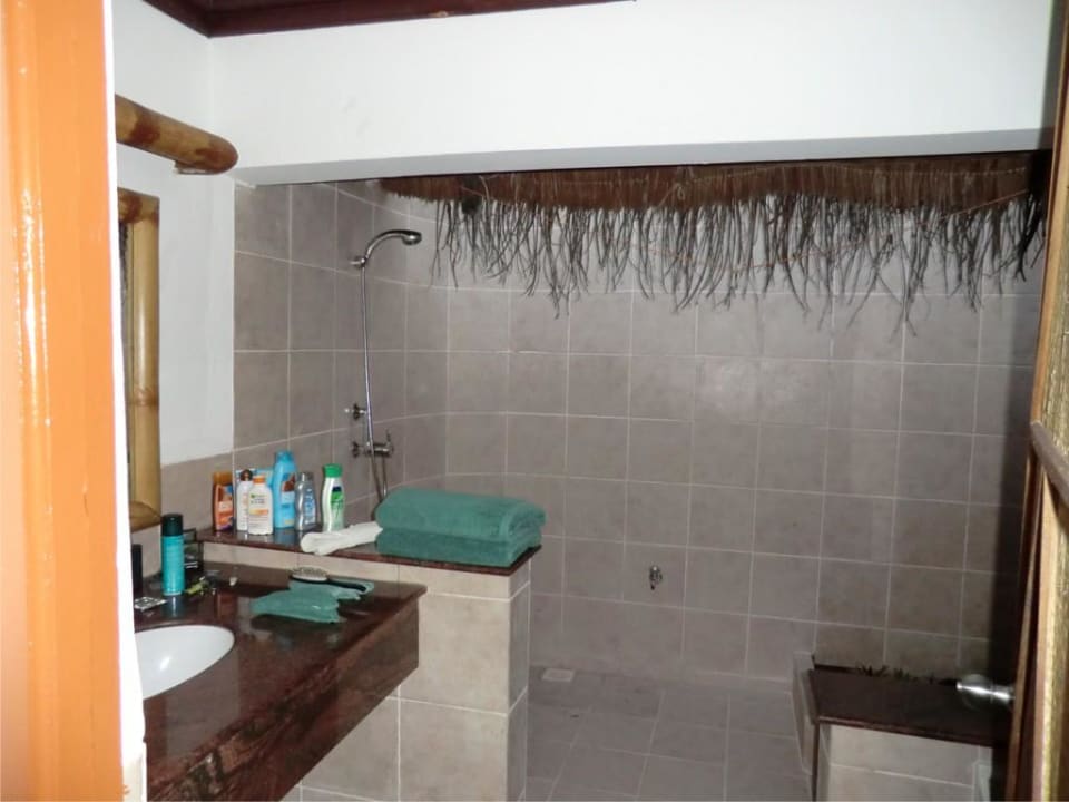 Badezimmer Angaga Island Resort