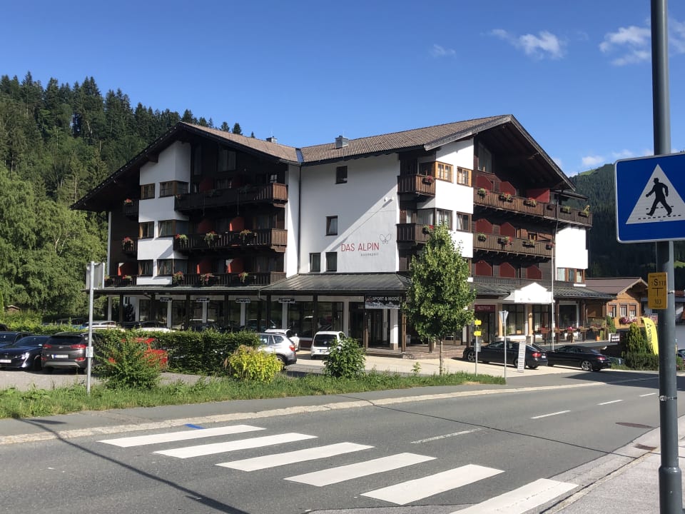 Außenansicht Garni Hotel - Das Alpin Kaiserzeit