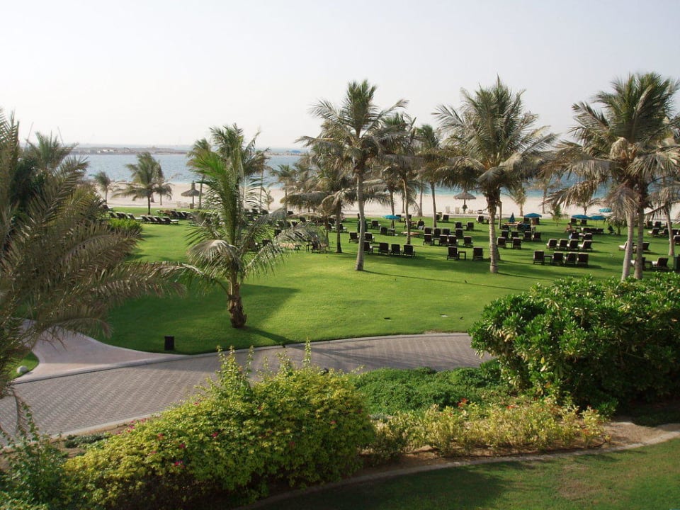 Gartenanlage zum Strand JA Palm Tree Court