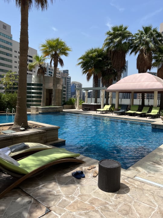 Pool Sofitel Abu Dhabi Corniche