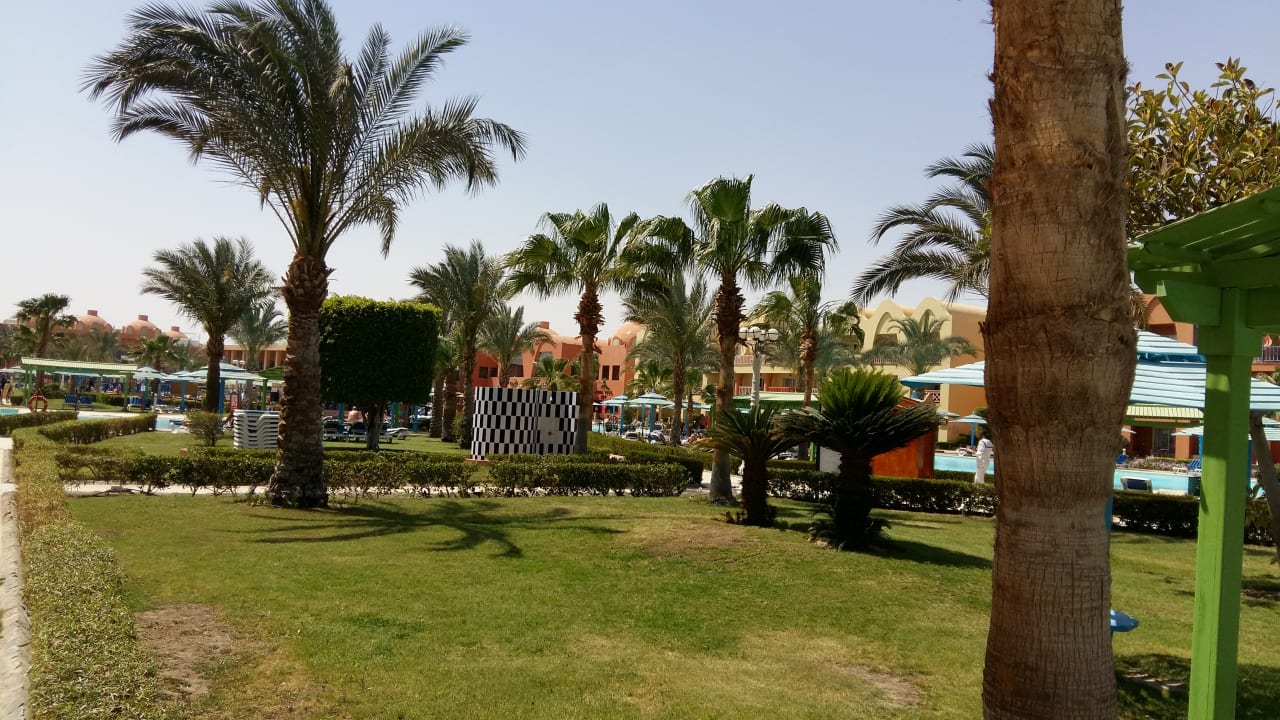 Gartenanlage Titanic Beach Spa & Aqua Park