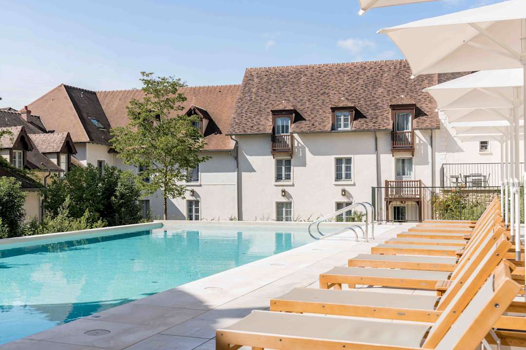 Pool Dolce by Wyndham Versailles - Domaine du Montcel