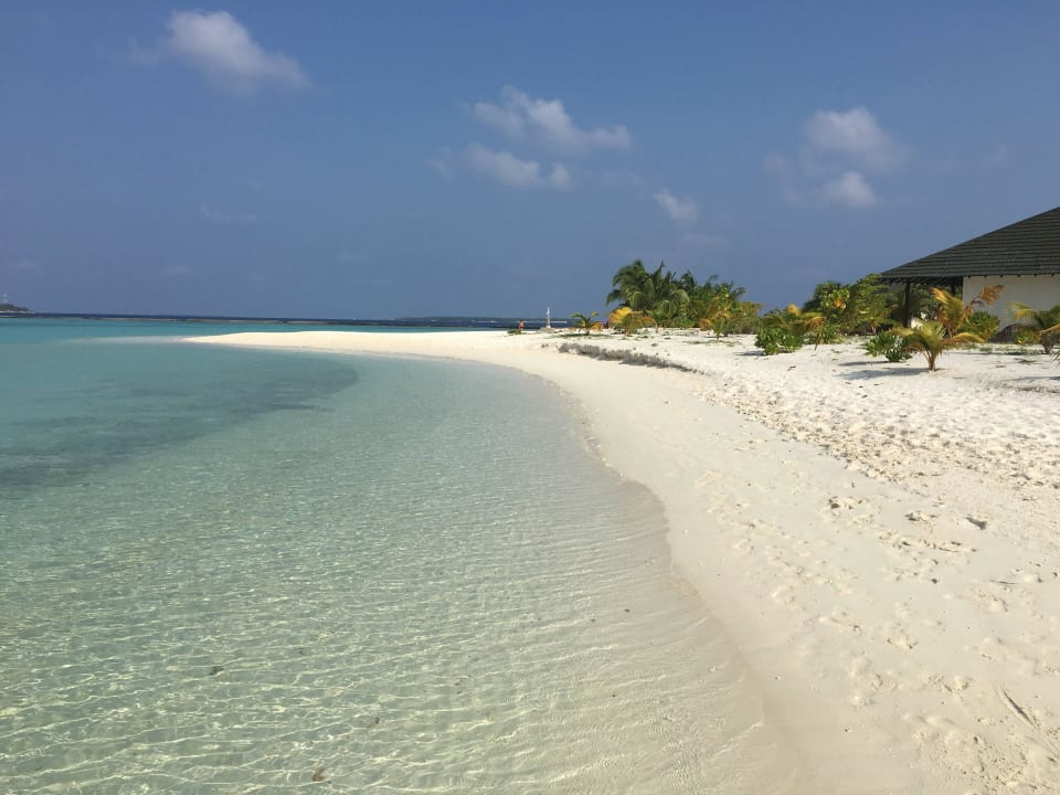 Blick den Strand entlang (Südseite) Adaaran Select Meedhupparu Island Resort - Premium All Inclusive
