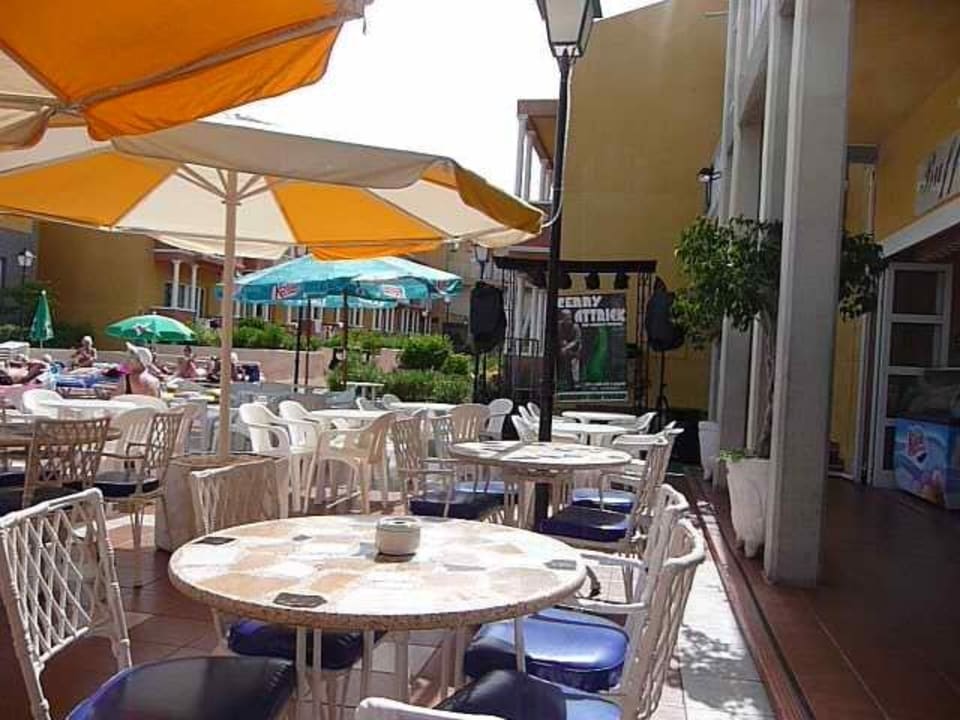 Terrasse außerhalb des Restaurant/Bar Coral Compostela Beach Golf
