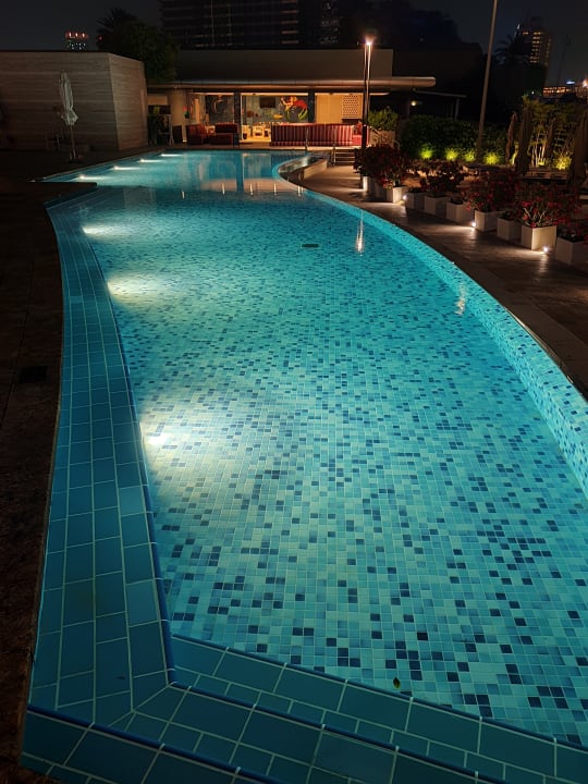 Pool Conrad Abu Dhabi Etihad Towers