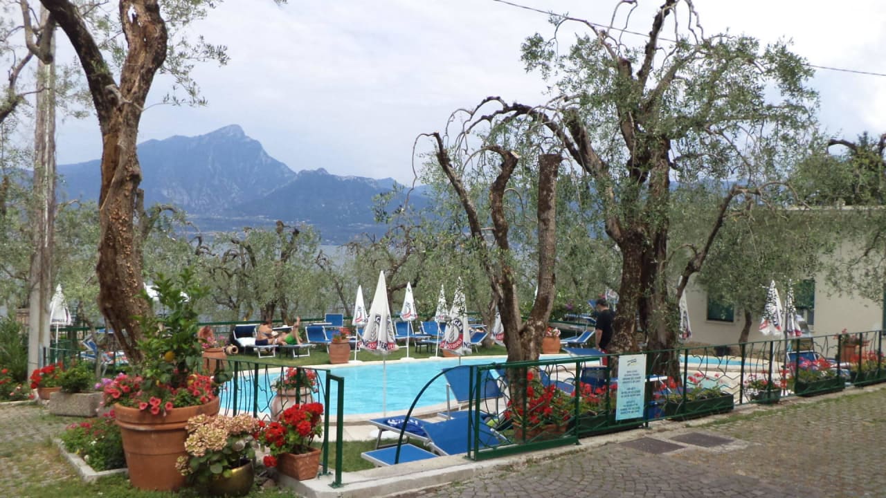 Über Pool und See Hotel Internazionale