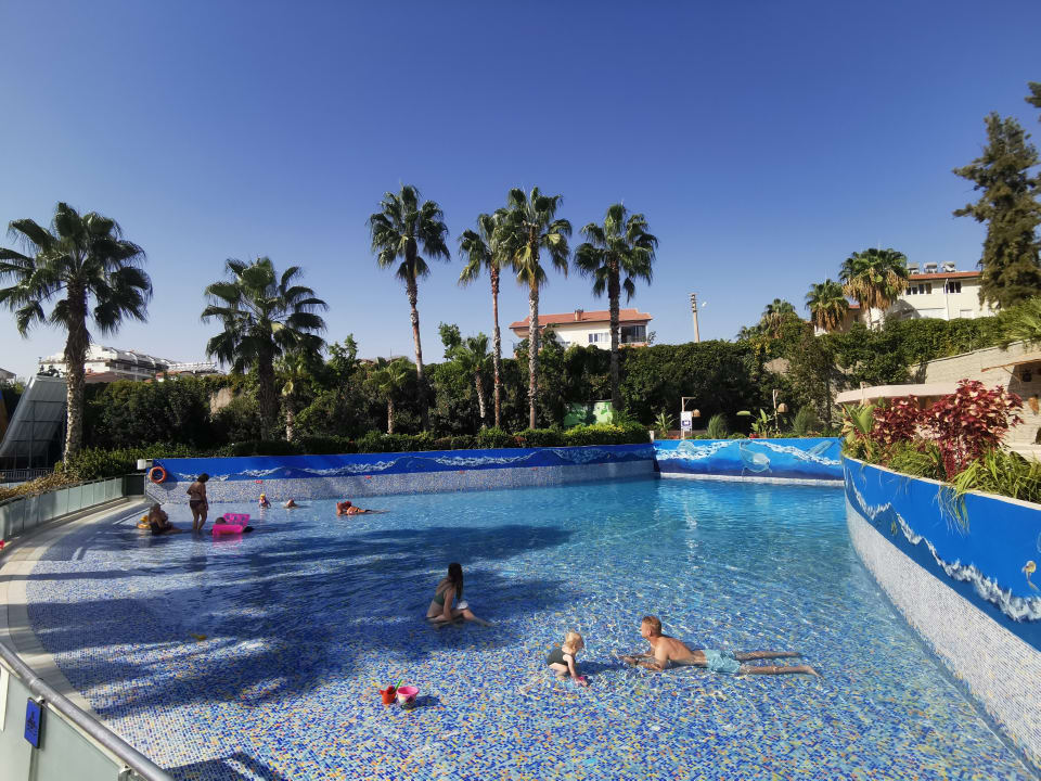 Pool Side Mare Resort & Spa