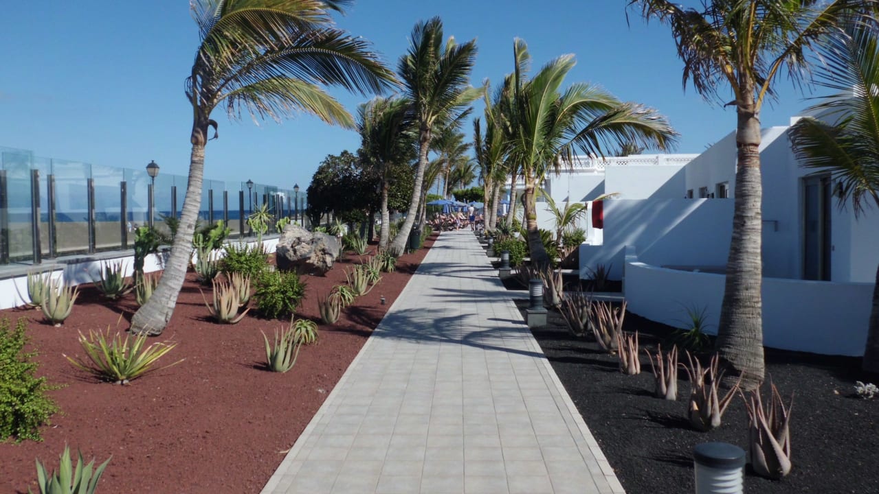 Schlichte, aber schöne Gartenanlage Hotel Las Costas