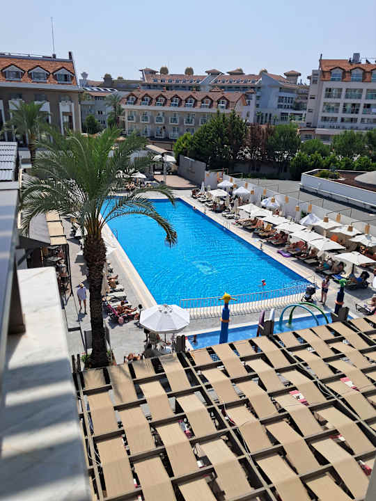 Pool Side Story Resort & Spa