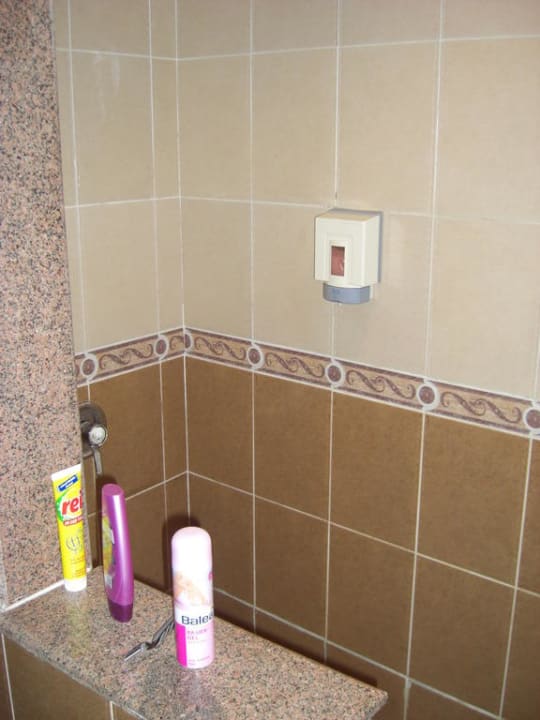 Dusche im Sparzimmer Beach Albatros Resort