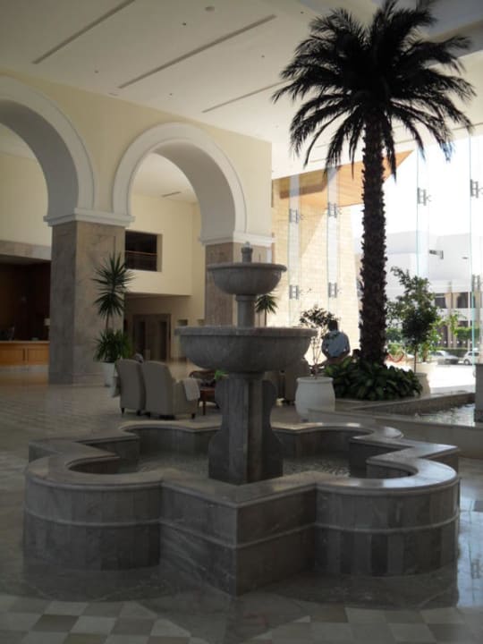 Brunnen in der Lobby Mövenpick Resort & Marine Spa Sousse
