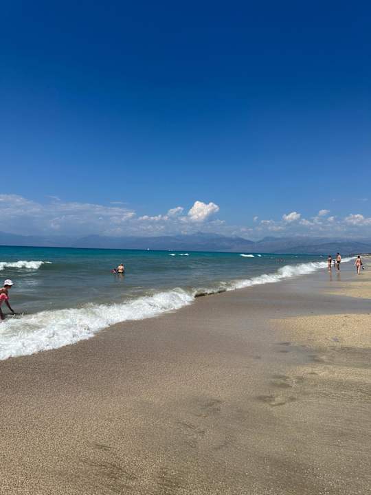 Strand Almyros Beach Resort & Spa