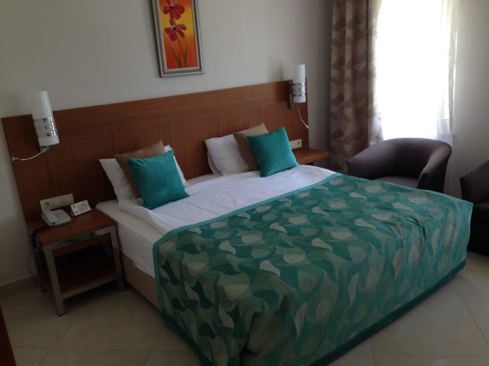 Doppelbett Familienzimmer Kamelya Aishen Club