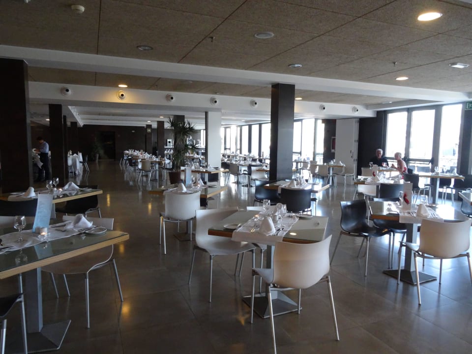Tische im Restaurant R2 Bahía Playa Design Hotel & Spa - Adults Only