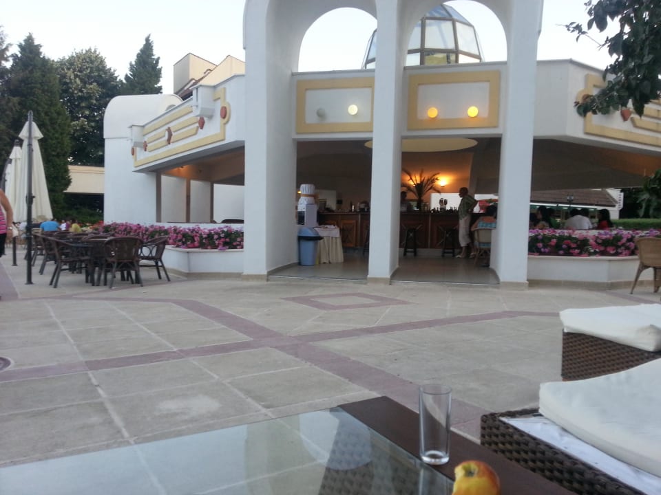 Bar przy basenie Duni Royal Pelican Resort