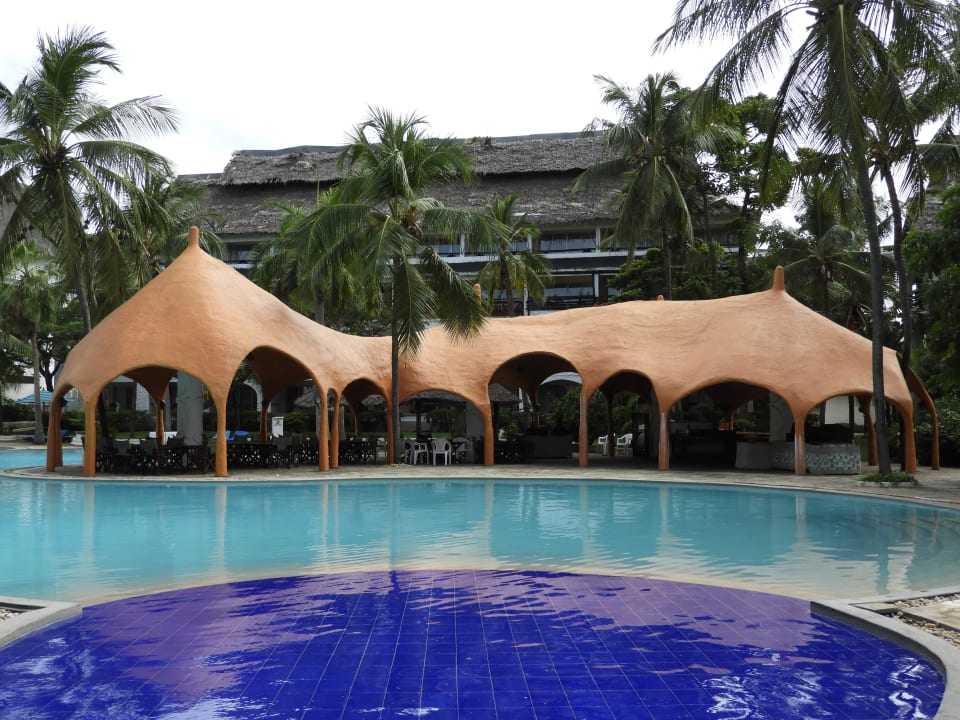 Pool Hotel Southern Palms Beach Resort