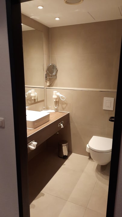 Zimmer H+ Hotel Hannover