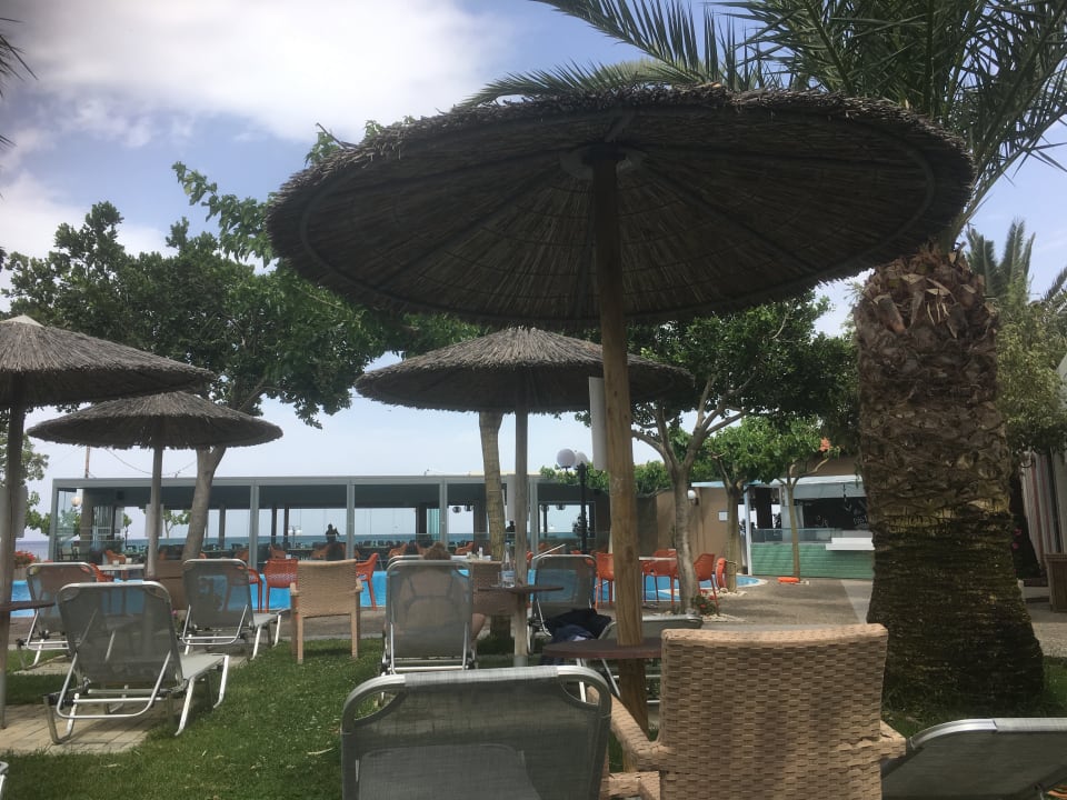 Gartenanlage Corissia Beach Hotel