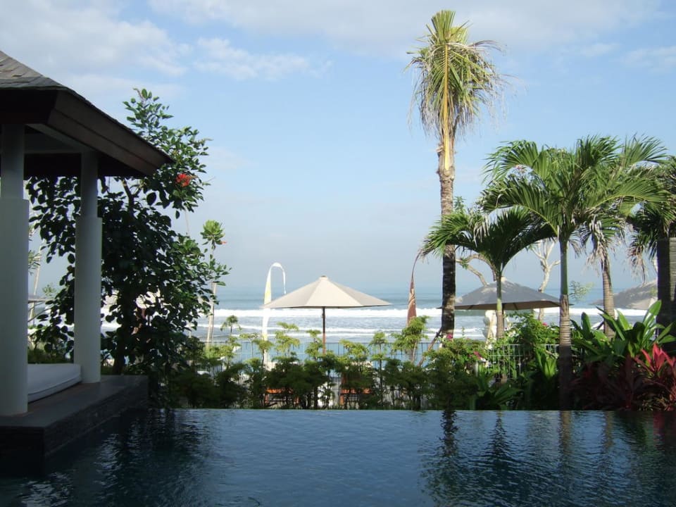 Pool-Villa Ausblick über Privat-Pool auf's Meer The Seminyak Beach Resort & Spa