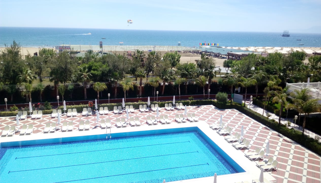 Zimmer Royal Taj Mahal Hotel