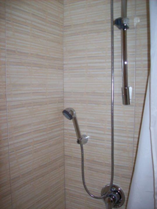 das Badezimmer nach der Renovierung Hotel Meryan