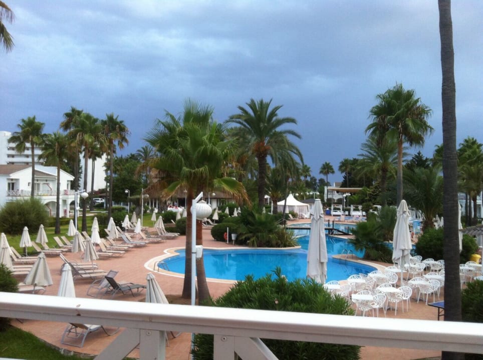Pool Garden Saladina