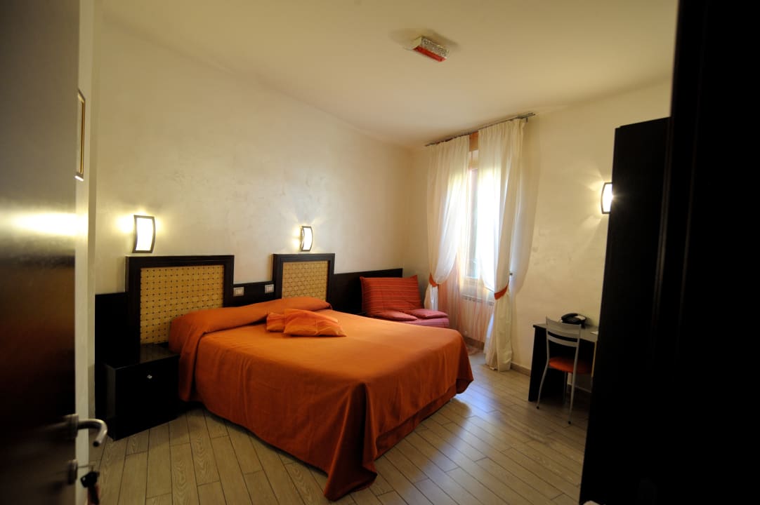 Zimmer B&B Rental In Rome 2000