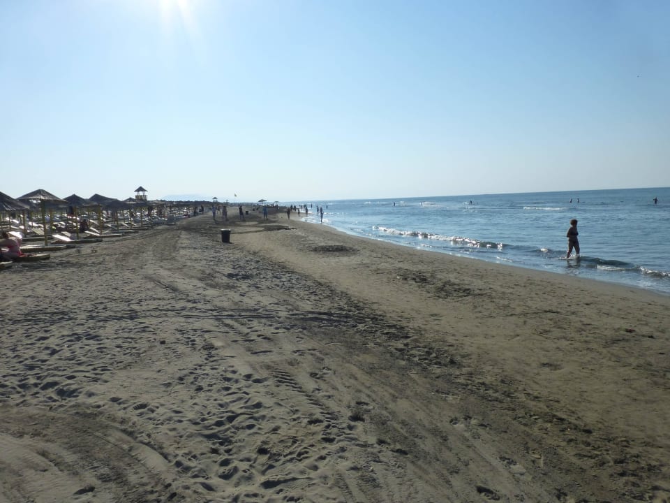 Feinstandstrand flach abfallend Azul Beach Resort Montenegro by Karisma