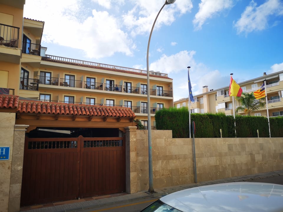 Außenansicht Hotel Amoros