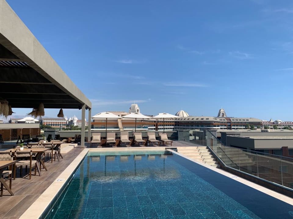 Pool Jacaranda Luxury Resort