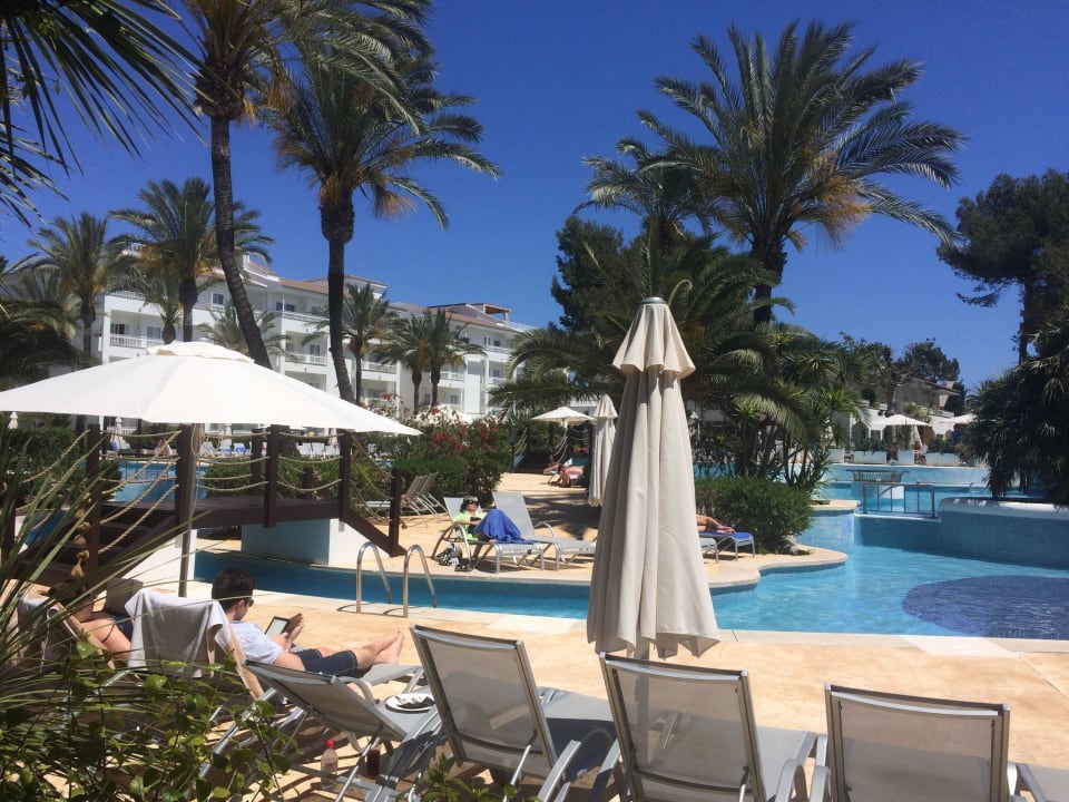 Teil des Pools Prinsotel La Dorada