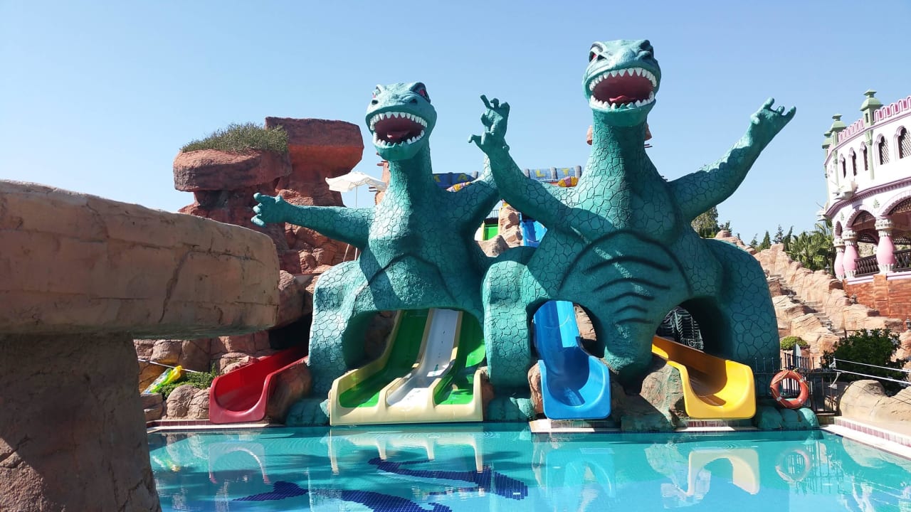 Großer Aquapark  Kamelya Aishen Club
