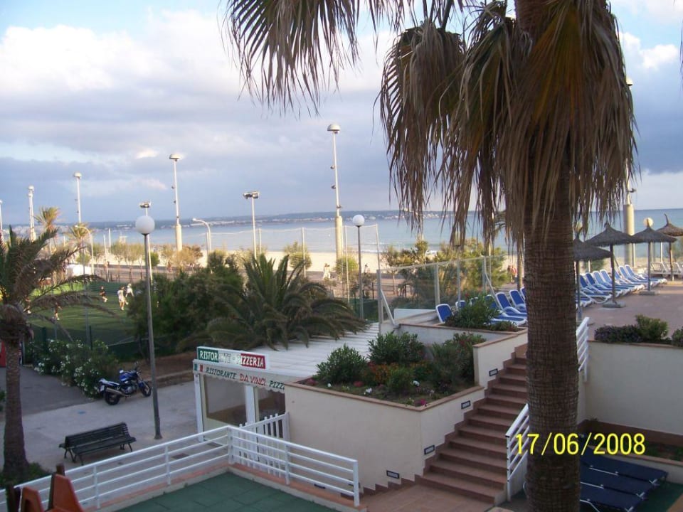 Blick zum Strand Aparthotel Fontanellas Playa