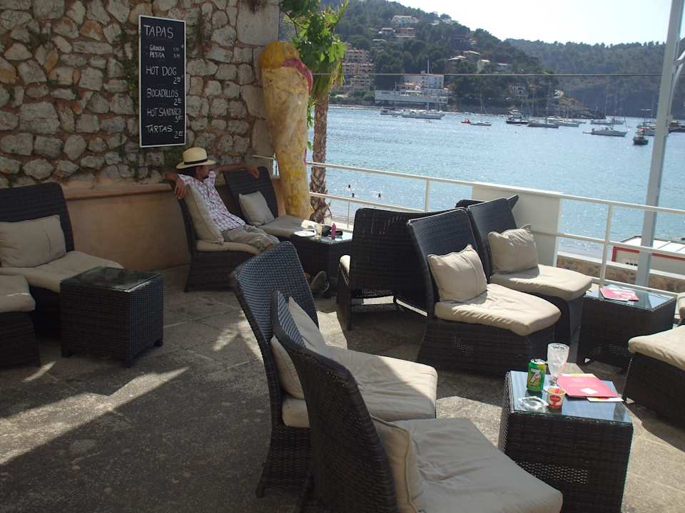 Hotel von der Buchtmitte gesehen Hotel Citric Soller