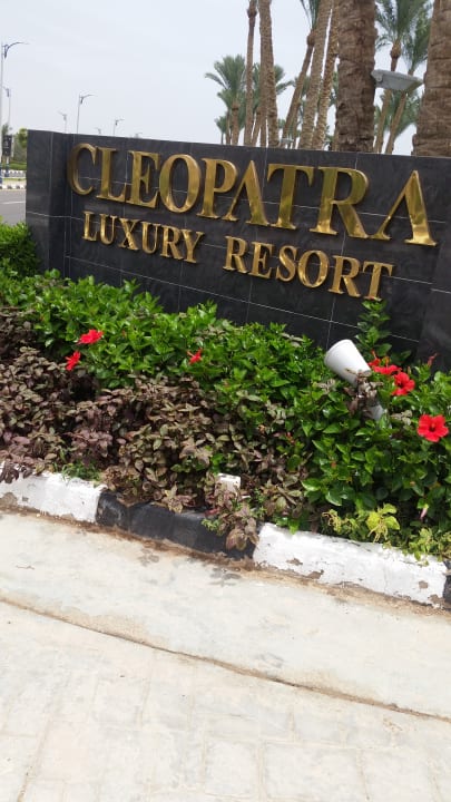Vor dem Hotel Cleopatra Luxury Resort - Sharm El Sheikh
