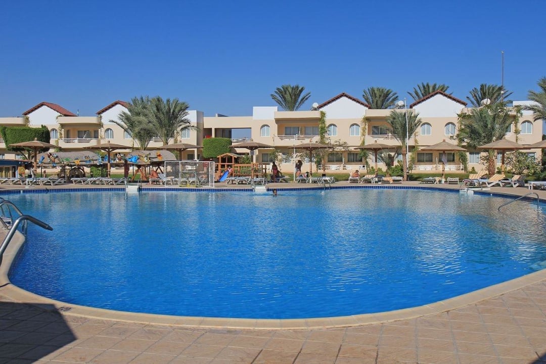 Movie Gate Golden Beach Resort