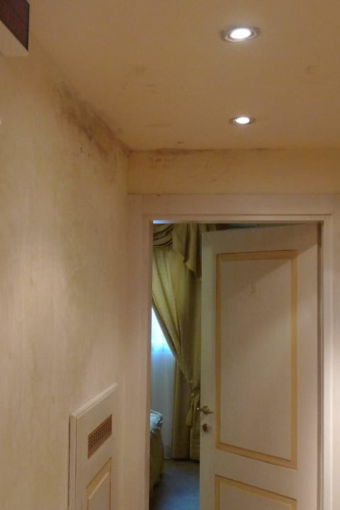 Flur Zum Zimmer mit Schimmel Hotel Vecellio