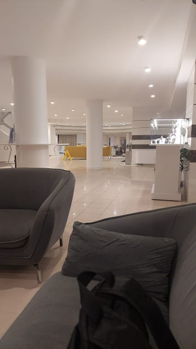 Lobby Anissa Beach & Village
