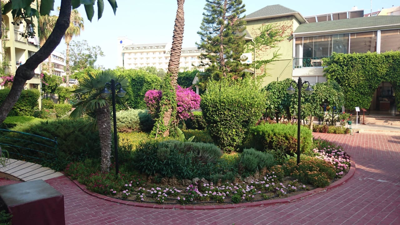 Gepflegte Anlage Hotel Gardenia Beach