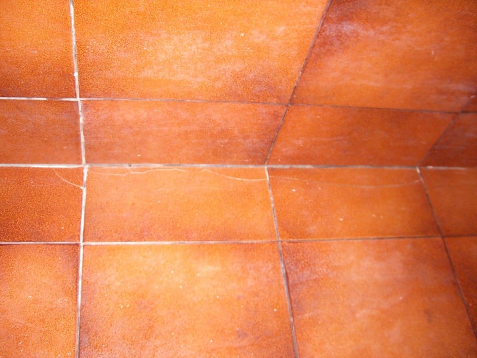 Kaputte Fliesen King's Residence Hotel