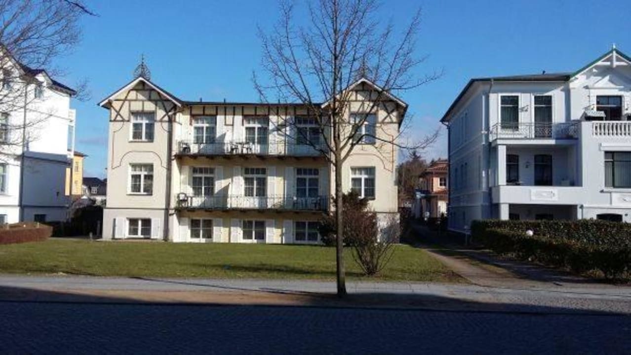 Von der Straße Apartmenthaus Villa Norden
