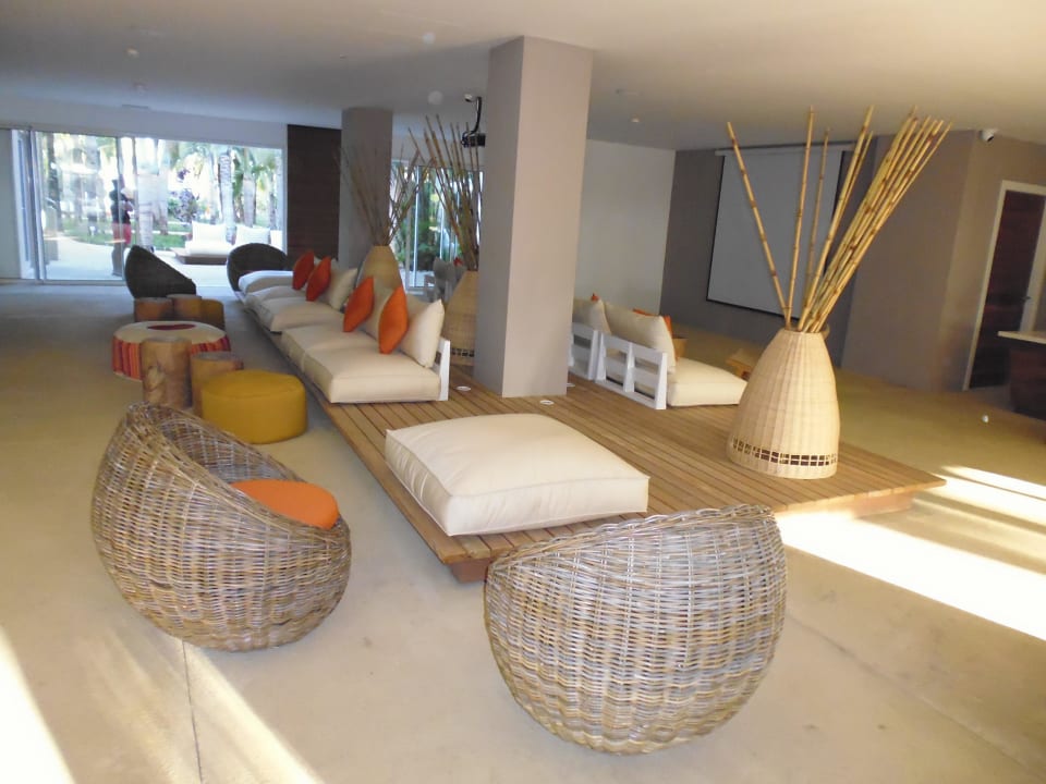 Lobby Friday Attitude