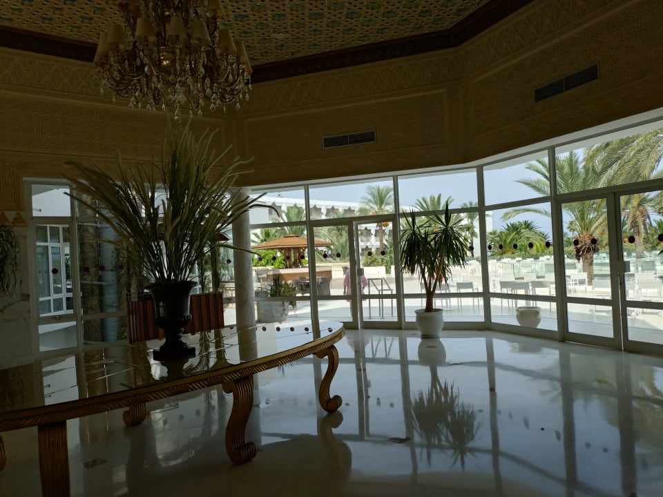 Lobby Hotel JAZ Tour Khalef