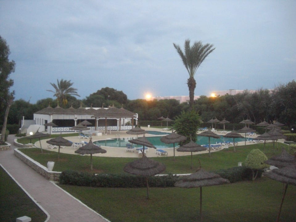 Blick vom Zimmer auf den Pool Hotel Phebus