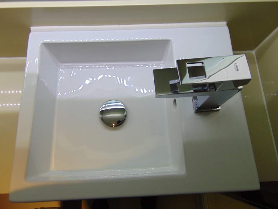 Zimmer Hotel Courtyard by Marriott Cologne