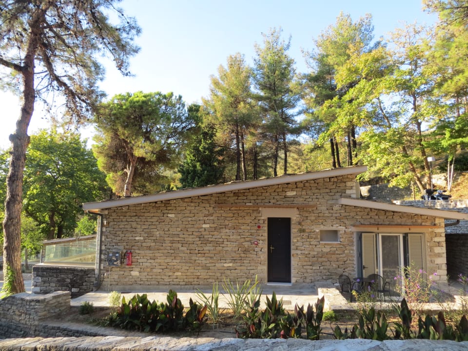 Außenansicht Hotel Makryammos Bungalows