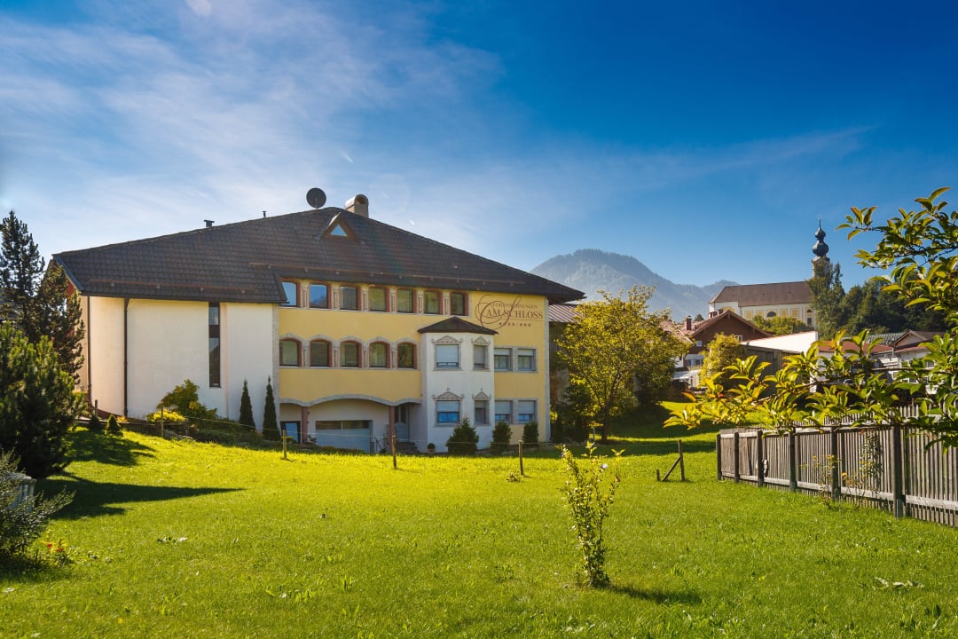 Nordansicht  (Haus-Rückseite) Ferienwohnungen am Schloss