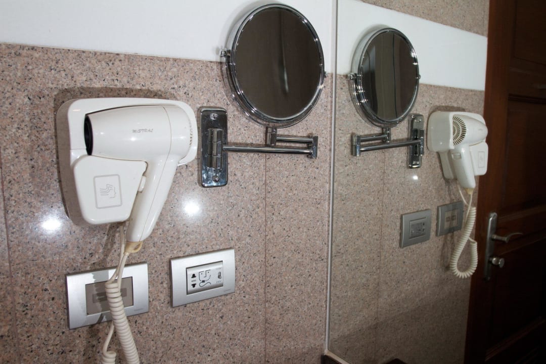 Bathroom Facilities Double Tree by Hilton Bangkok Ploenchit