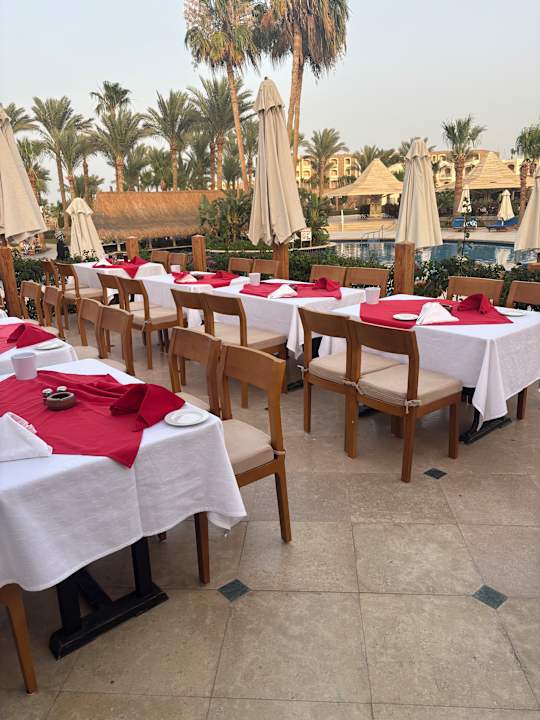 Gastro Brayka Bay Resort