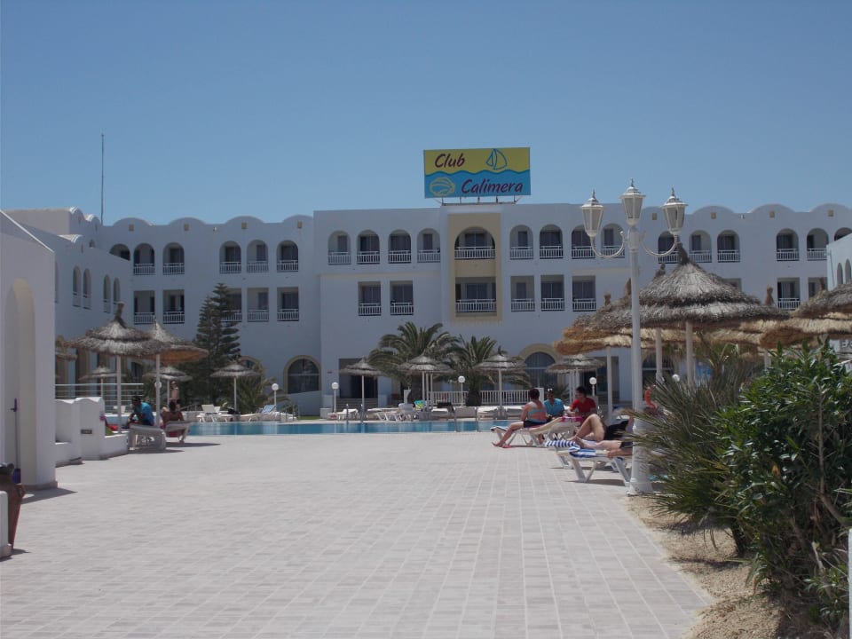 Blick zum Hotel/Pool Calimera Yati Beach